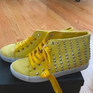 Primadonna Collection yelow canvas wedge shoes size 7.5/ 38